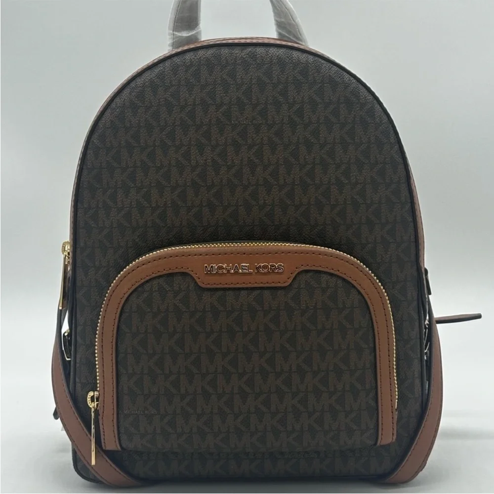 Michael Kors Medium Jaycee Zip Packet
Backpack Brown - Picture 2 of 14
